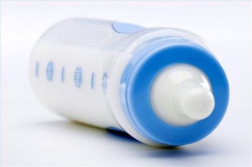 Comment Stériliser Baby Bottle Nipples dans le four micro-ondes