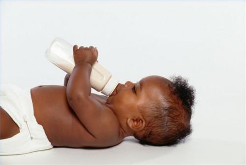 Comment utiliser une bouteille jetable pour bébé
