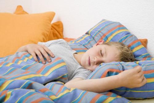 Comment empêcher les enfants de Uriner dans leur lit au Night Time