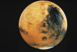 Quels sont les éléments sur la surface de Mars?
