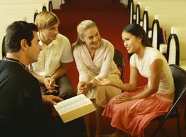 Comment aider les adolescents catholiques sont intéressés dans l'Écriture