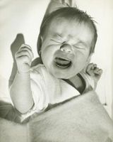 Quels sont les méfaits de laisser votre bébé Cry Lui-même à dormir?