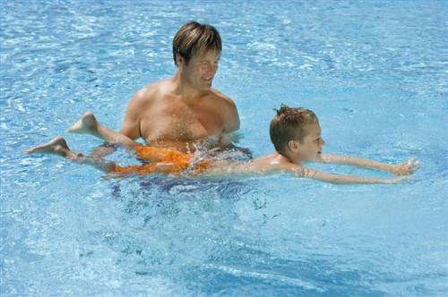 Comment obtenir un enfant en bas âge Cours de natation