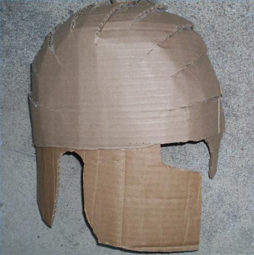 Comment faire un casque Spartan sur carton