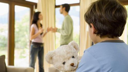 Faire face au divorce: Cultivant les sentiments de votre enfant
