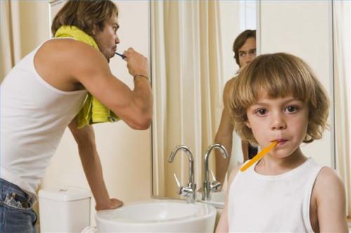 Comment garder les enfants se brosser les dents