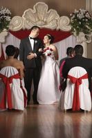 Comment transformer une salle de bal pour une cérémonie de mariage