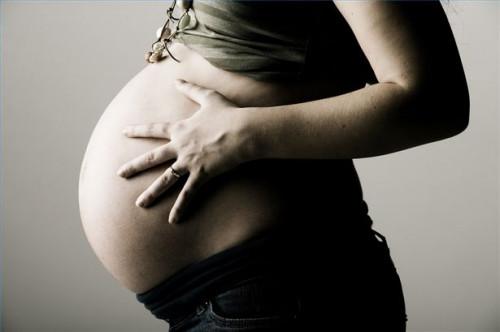 Comment prévenir les vergetures de grossesse