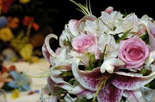 Comment concevoir un bouquet de mariée Colonial