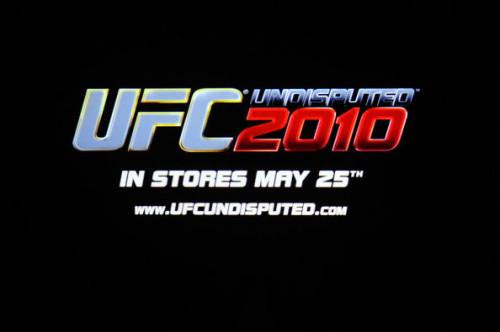 Comment jouer "UFC 2010"