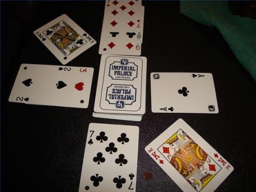 Règles pour les rois dans le jeu de cartes d'angle