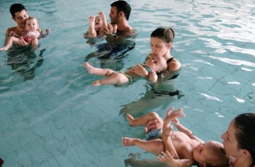 Comment enseigner un enfant à nager