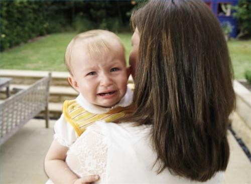 Comment calmer un bébé qui pleure